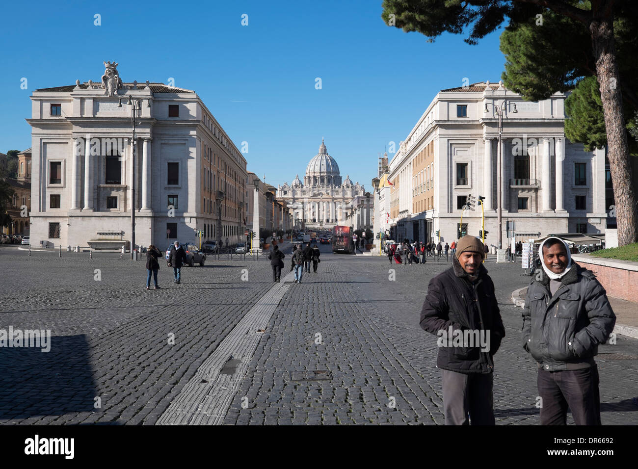 Blick auf den Vatikan aus Engelsburg (Castel St. Angelo), Rom. Stockfoto