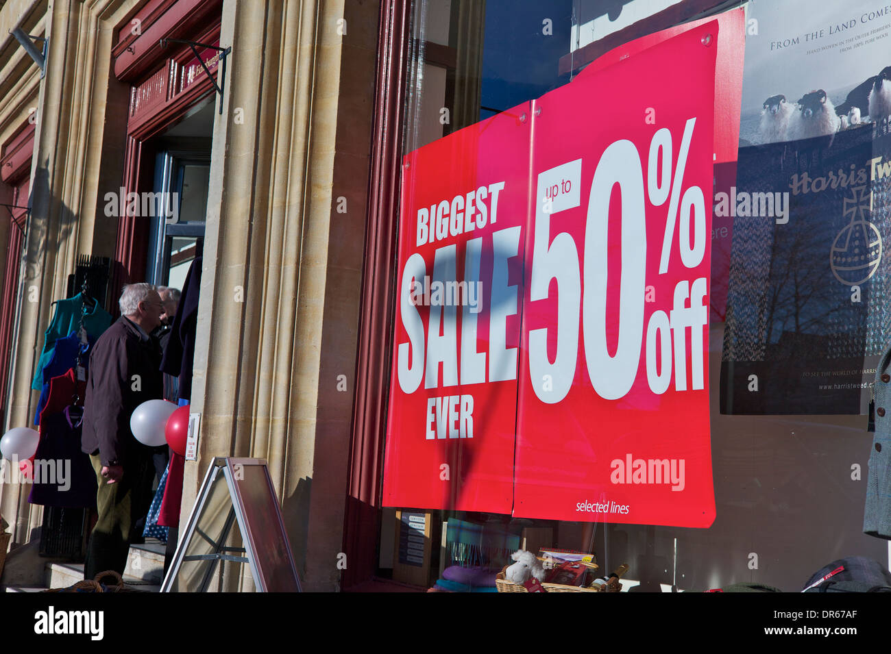 Verkauf Zeichen im Schaufenster, UK Stockfoto