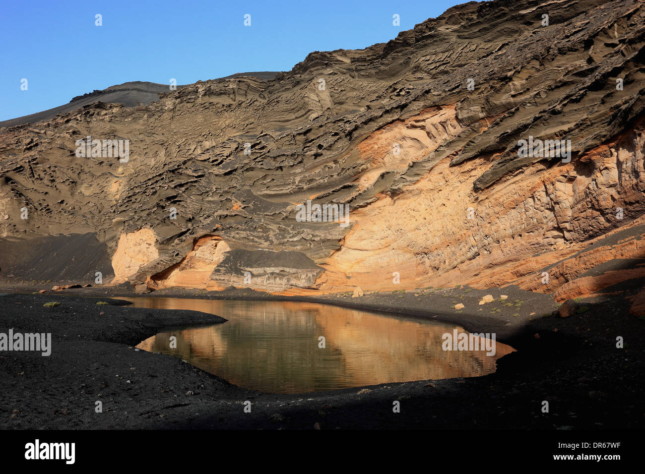 Die teilweise versunkenen im Meer Krater des Vulkans Montaña de Golfo, in dem eine grüne Lagune gebildet hat, das etwa 50 mir ist Stockfoto