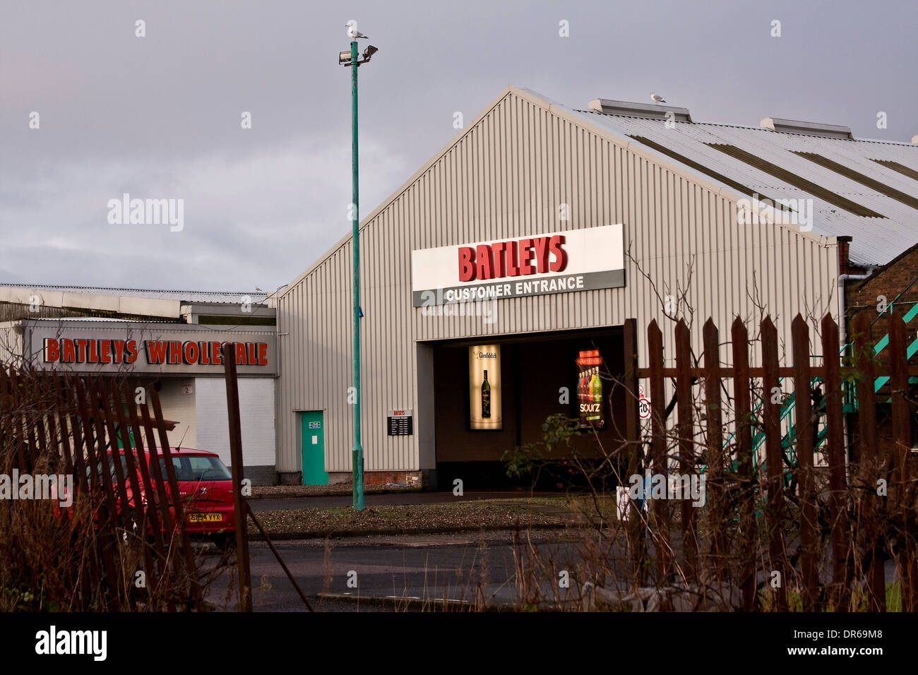 Eingang zum Batleys Großhändler ist ein Cash &amp; Carry waren Lager befindet sich auf Clepington Straße in Dundee, Großbritannien Stockfoto