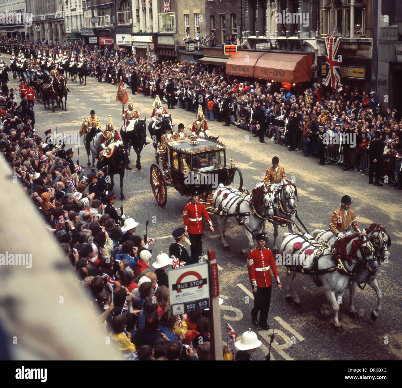 Silberjubiläum von Elisabeth II. Königliche Prozession Fleet Street London 7. Juni 1977. Bild von DAVID BAGNALL Stockfoto
