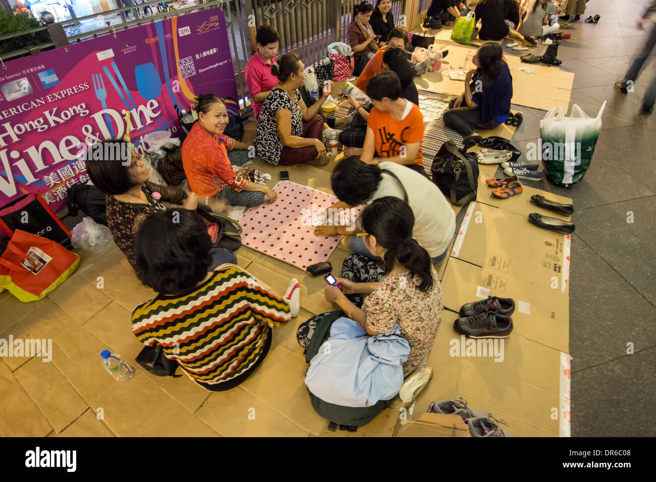 Dienstmädchen feiern Sonntag in Hongkong Stockfoto