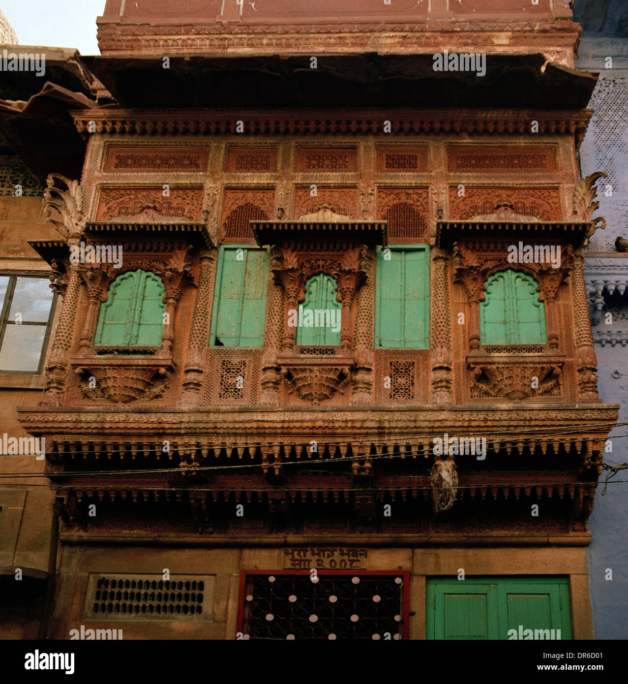 Rajput Architektur in Brahmpuri blaue Stadt Jodhpur in Rajasthan in Indien in Südasien. Wohnungsbau Haus alte Geschichte Kultur Reisen Stockfoto