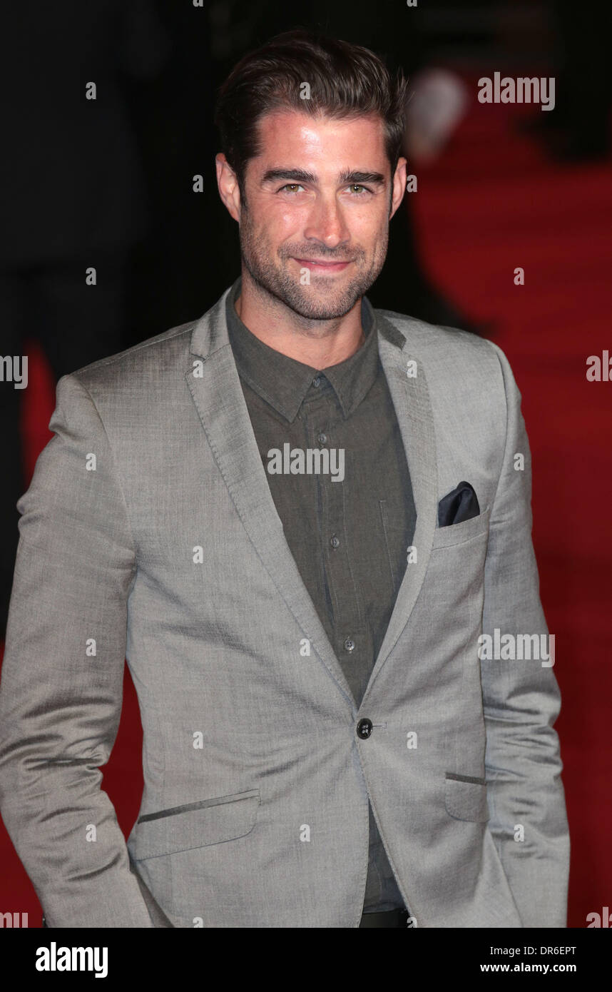 London, UK, 20. Januar 2014 Matt Johnson kommt an die Europäische Premiere von Jack Ryan: Schatten zu rekrutieren, Vue Kino, Leicester Square, London Foto: MRP/Alamy Live News Stockfoto London, UK, 20. Januar 2014 Matt Johnson kommt an die Europäische Premiere von Jack Ryan: Schatten zu rekrutieren, Vue Kino, Leicester Square, London Foto: MRP/Alamy Live News Stockfoto