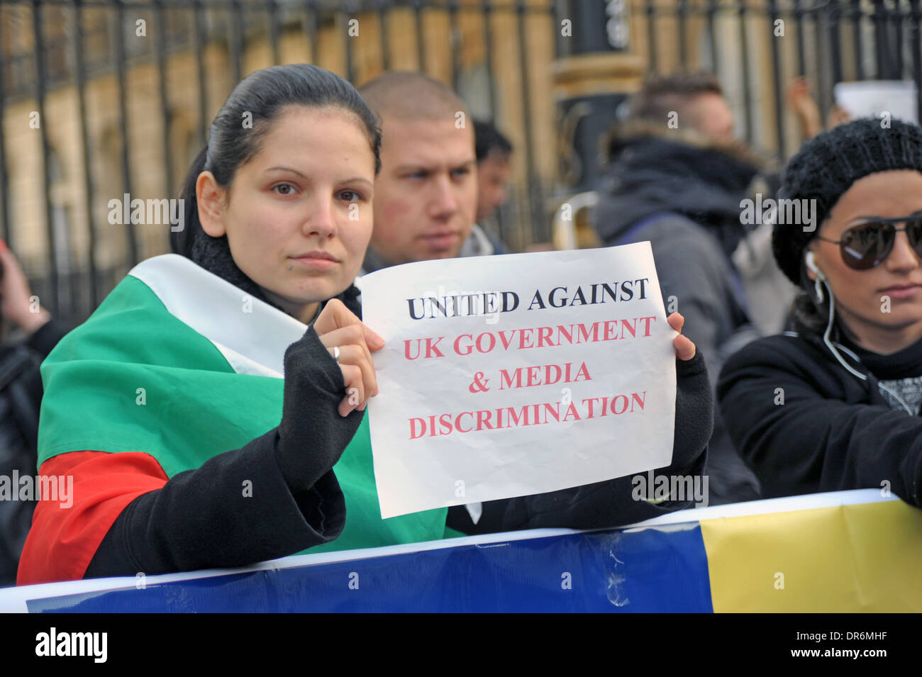 Rumänen und Bulgaren vereinigen sich in Protest vor Downing Street gegen Diskriminierung in der UK-London 12.09.2013 Stockfoto