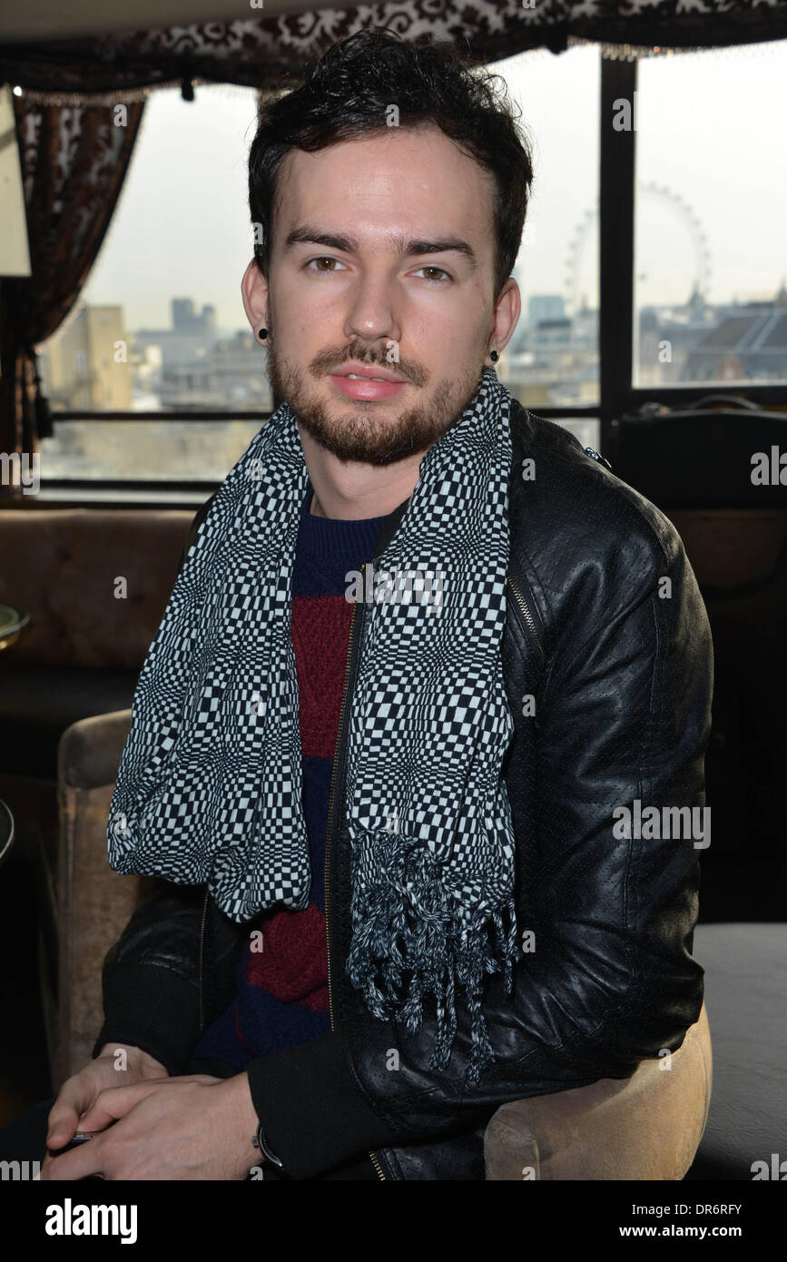 London, UK. 20. Januar 2014.  Kevin J erreichen die MediaSKIN NTA Gifting Lounge im Penthouse, 1 Leicester Square in London. Bildnachweis: Siehe Li/Alamy Live News Stockfoto