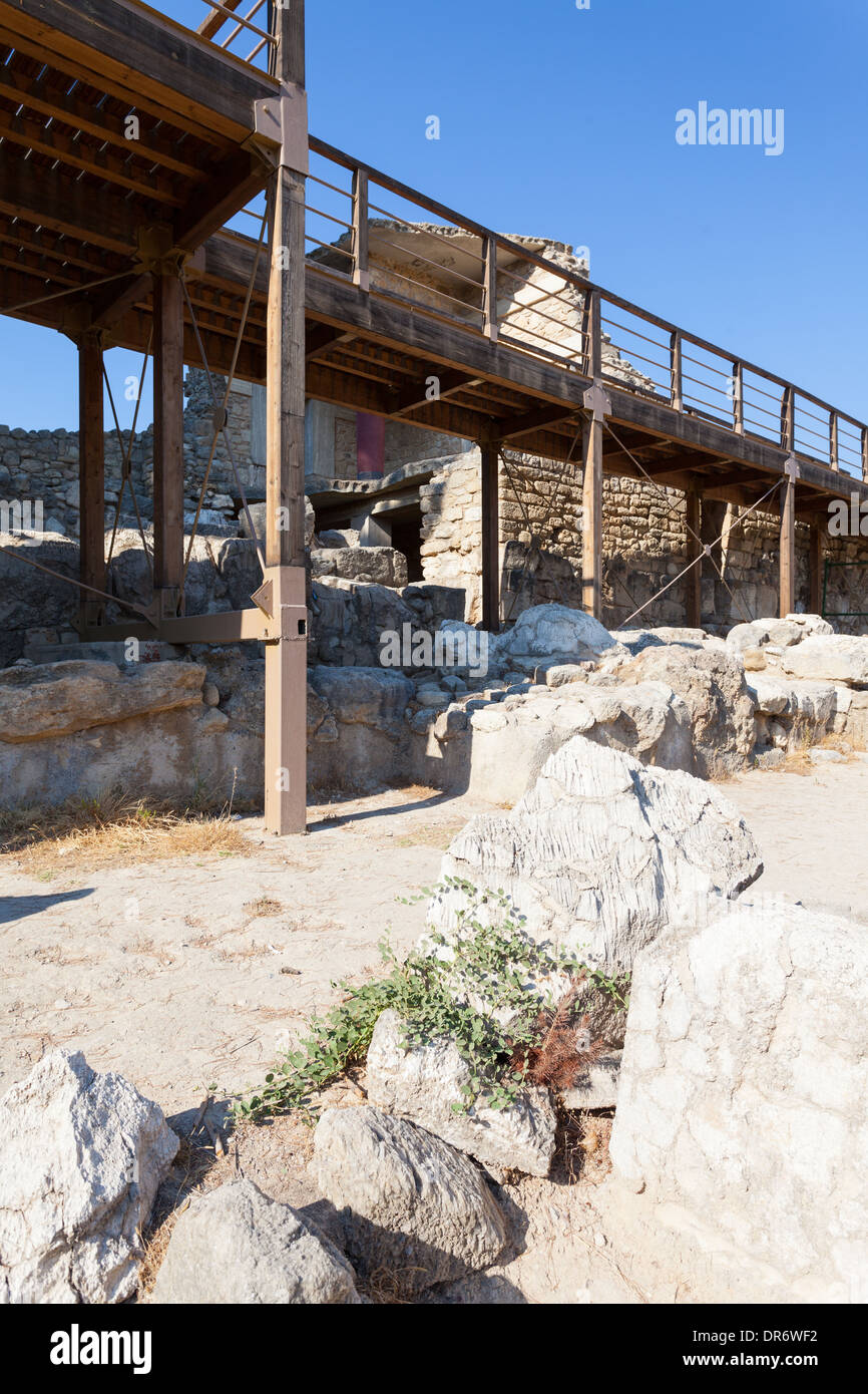 Gangway für Besucher auf den Ruinen des alten Palast von Knossos in Kreta, Griechenland Stockfoto