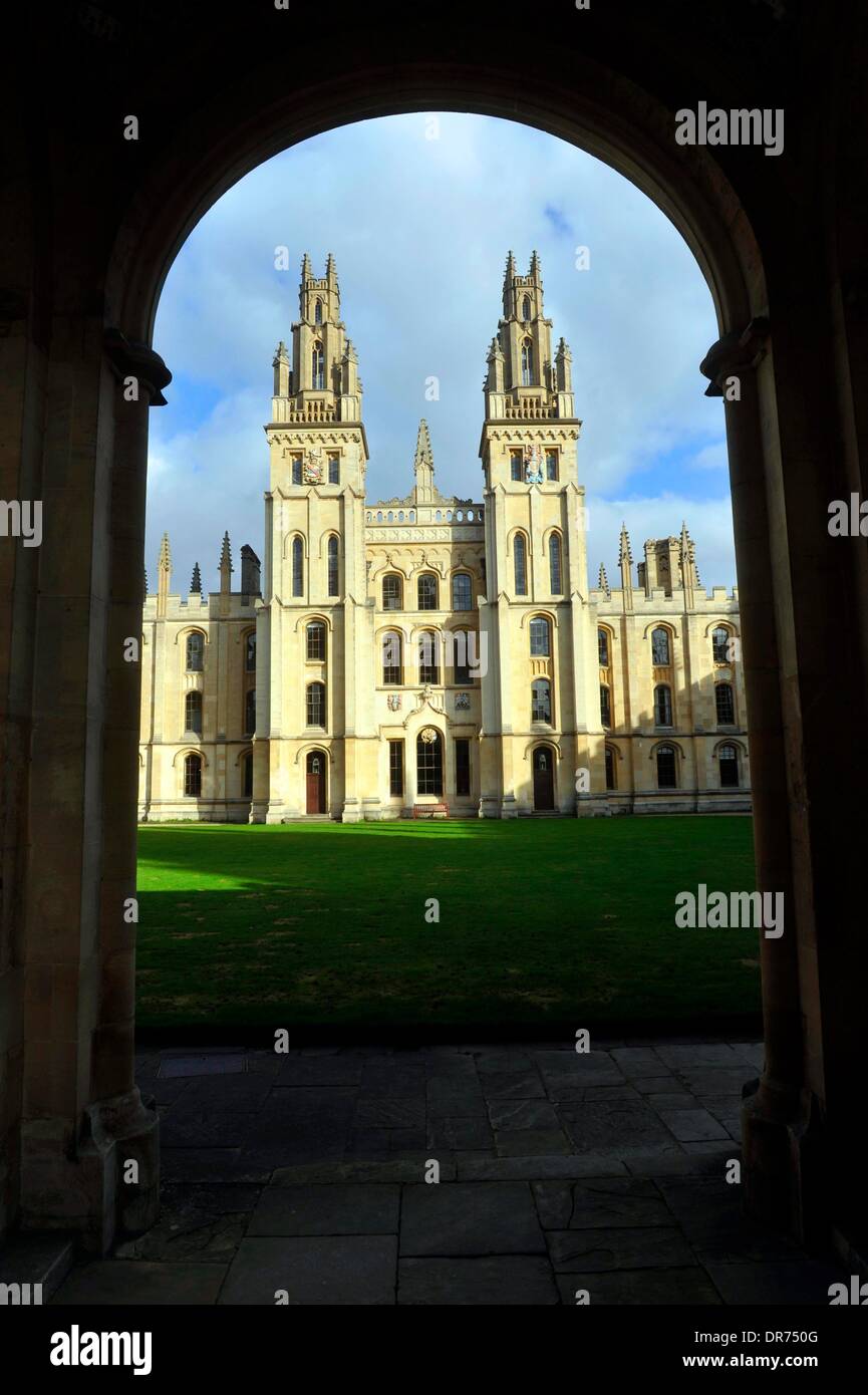 Reisen, die dating-Webseite MissTravel sagt, dass Oxford die Stadt der träumenden Turmspitzen ist einer der beliebtesten auf dem Planeten für einen romantischen Valentinstag Urlaub 5.. Foto von Brian Jordan/Alamy Live-Nachrichten Stockfoto