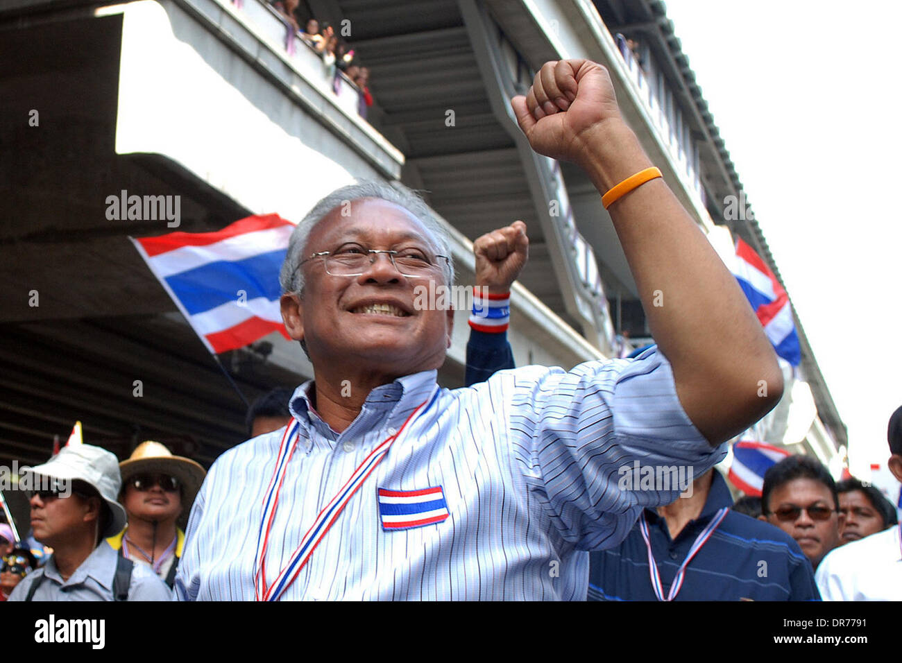 Bangkok, Thailand. 21. Januar 2014. Thailands regierungsfeindlichen Protest Führer Suthep Thaugsuban Gesten während einer Kundgebung in Bangkok, Thailand, 21. Januar 2014. Bildnachweis: Rachen Sageamsak/Xinhua/Alamy Live-Nachrichten Stockfoto