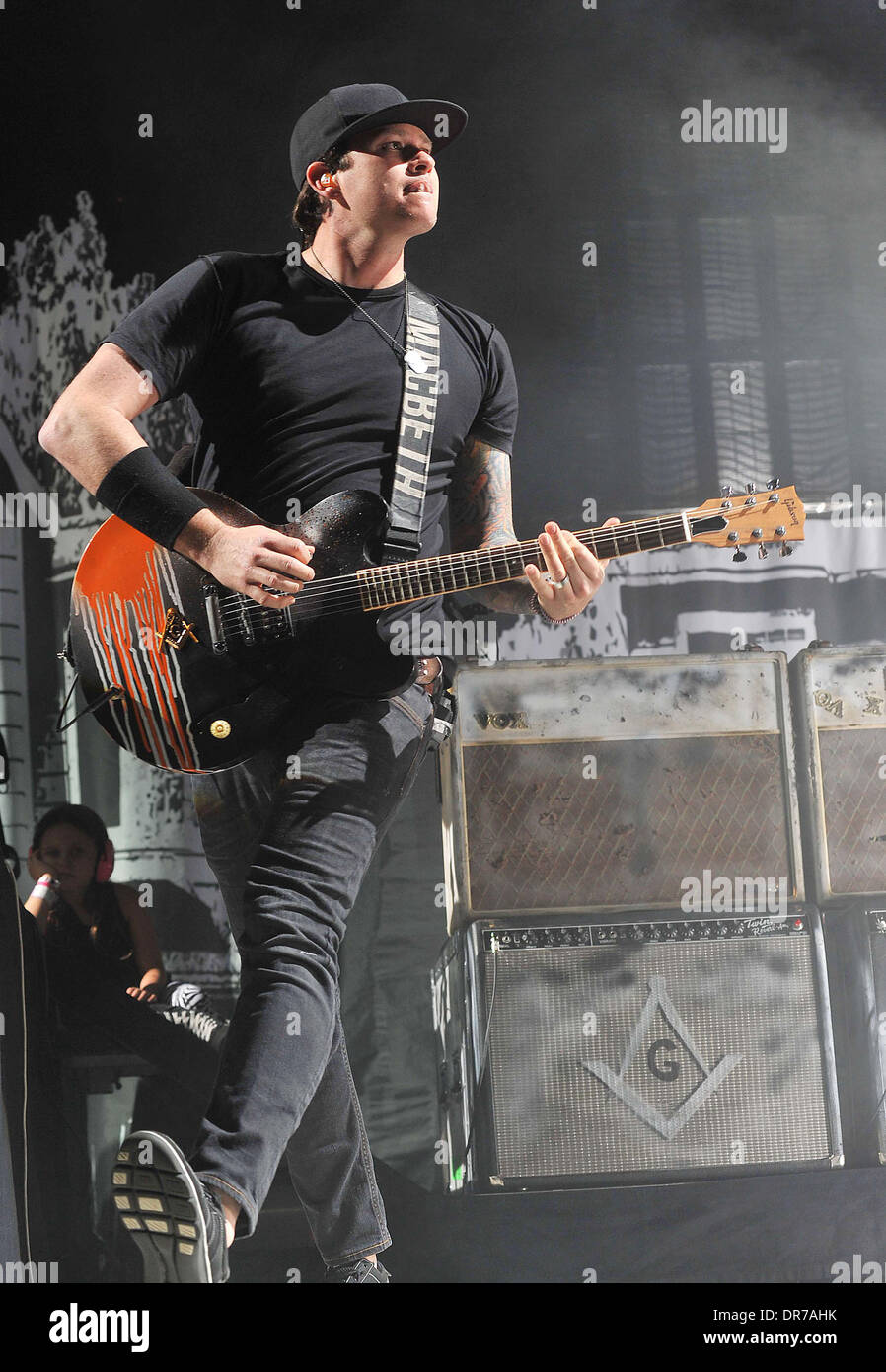 Tom Delonge, Punk-Band Blink-182, die live in der O2 Arena-Dublin, Irland -  12.06.12 Stockfotografie - Alamy