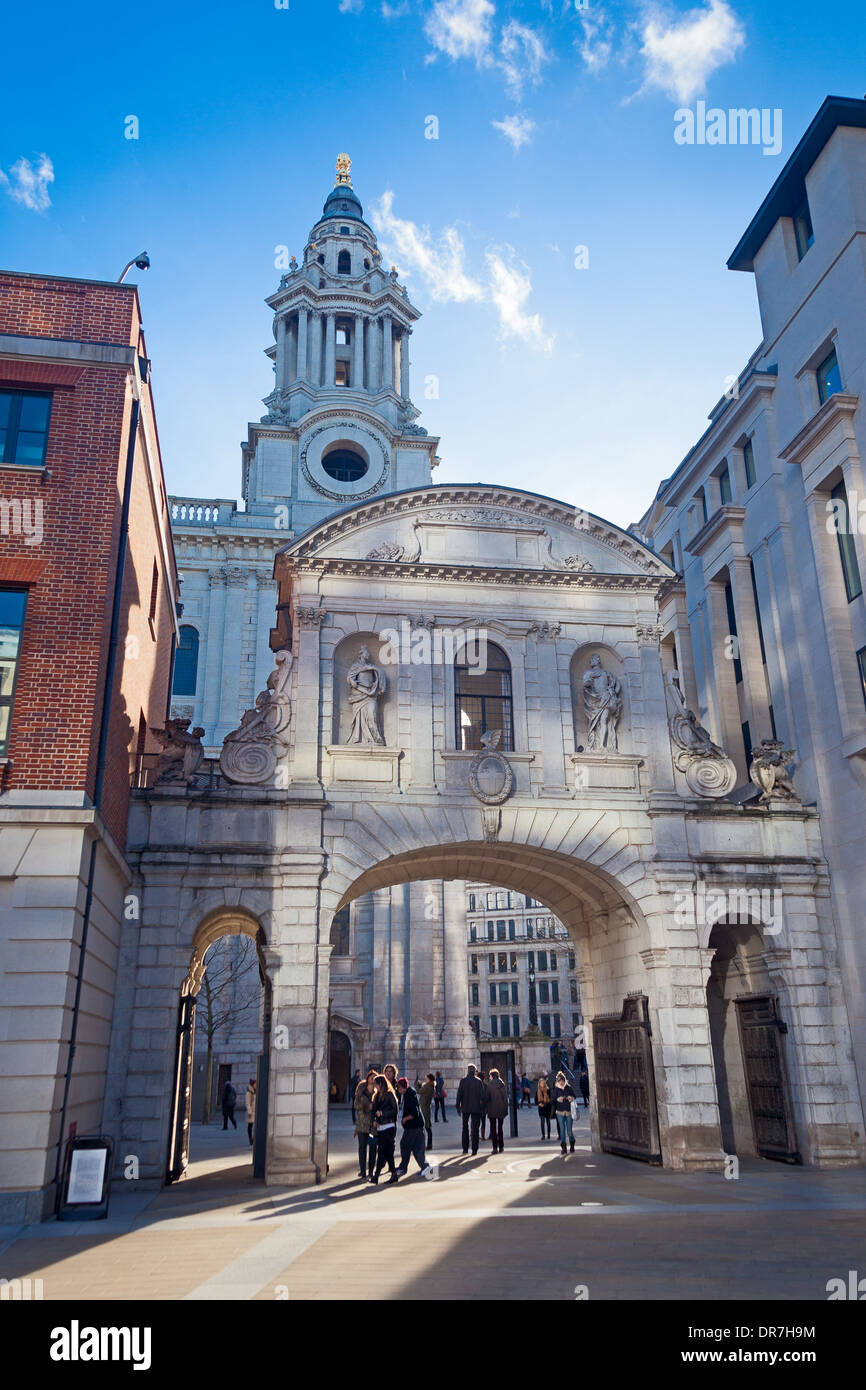 Der Londoner Paternoster Square-ein Blick von Sir Christopher Wren Temple Bar Stockfoto