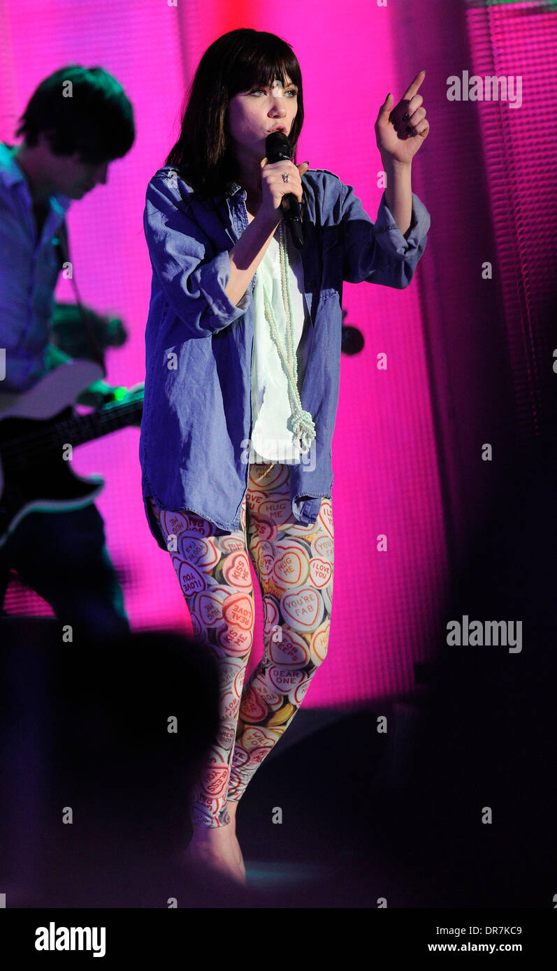 Carly Rae Jepsen führt ihren Hit "Call Me Maybe" während der Proben für MMVA 2012 am MuchMusic Hauptsitz Toronto, Kanada - 15.06.12 Stockfoto Carly Rae Jepsen führt ihren Hit "Call Me Maybe" während der Proben für MMVA 2012 am MuchMusic Hauptsitz Toronto, Kanada - 15.06.12 Stockfoto