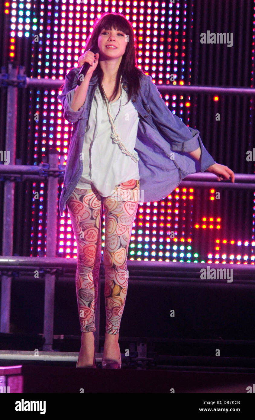 Carly Rae Jepsen führt ihren Hit "Call Me Maybe" während der Proben für MMVA 2012 am MuchMusic Hauptsitz Toronto, Kanada - 15.06.12 Stockfoto Carly Rae Jepsen führt ihren Hit "Call Me Maybe" während der Proben für MMVA 2012 am MuchMusic Hauptsitz Toronto, Kanada - 15.06.12 Stockfoto
