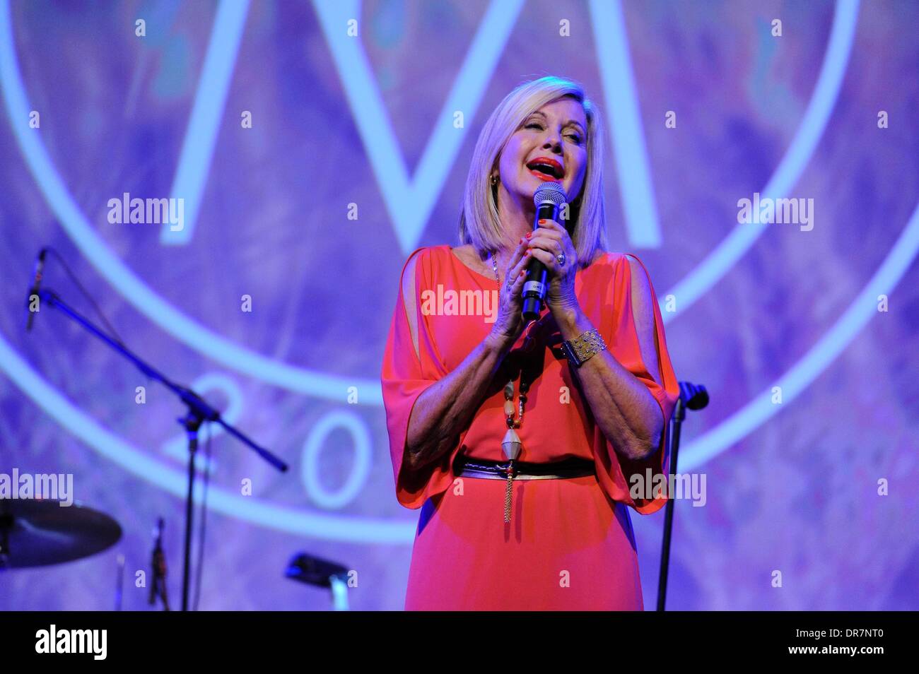 Olivia Newton-John auf dem Myer Precious Metal Ball zur Unterstützung der Olivia Newton-John Krebs und Wellness Centre Melbourne, Australien - 15.06.12 Stockfoto