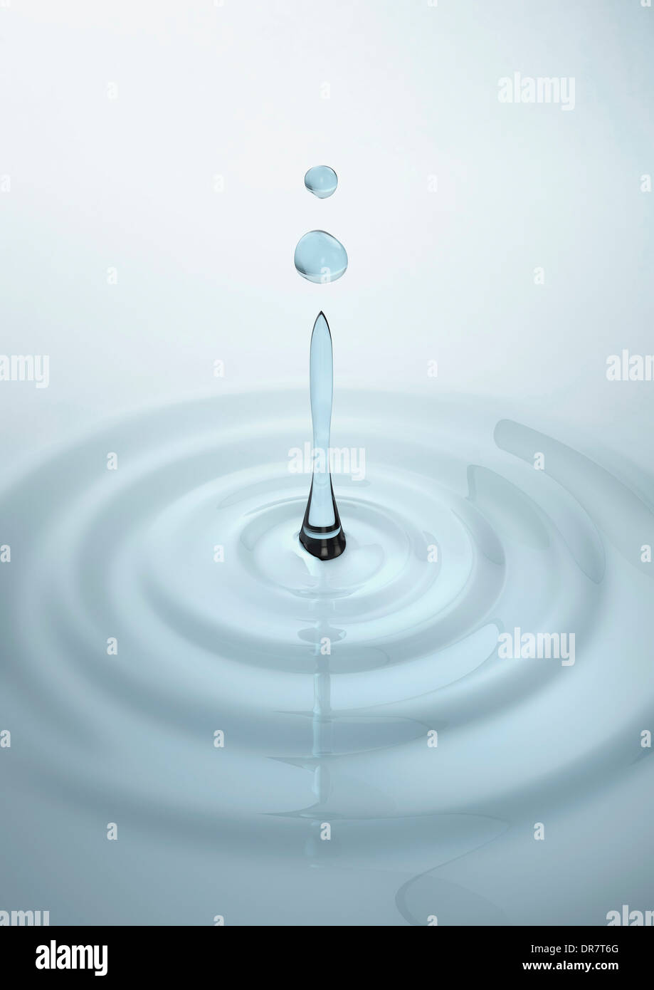 Wasser Wassertropfen und Welligkeit Stockfoto