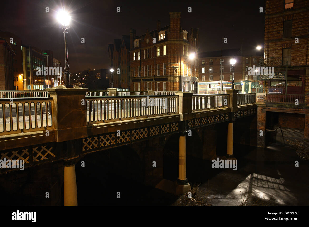 Sheffield-Architektur bei Nacht. Stockfoto