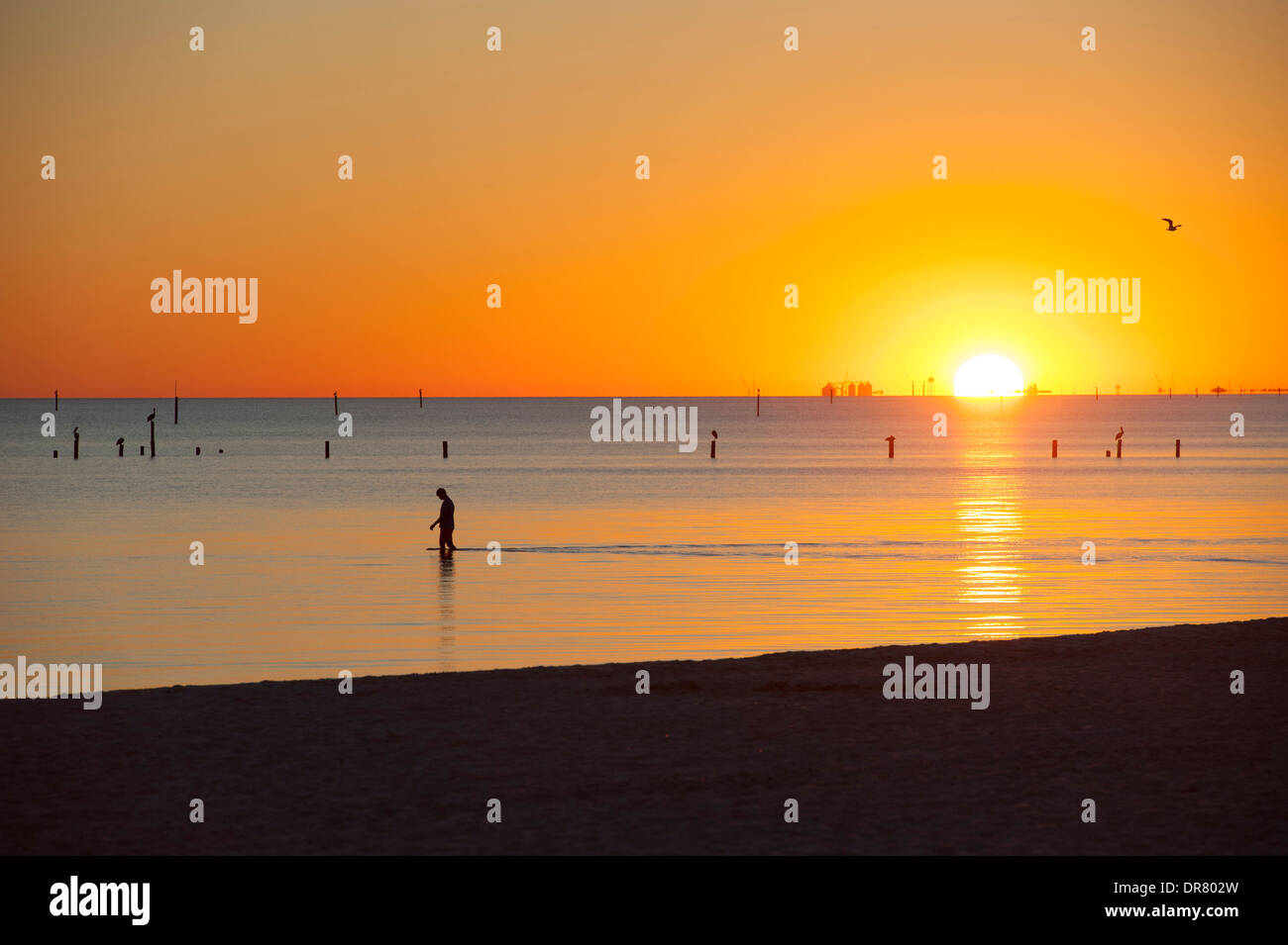 USA-Mississippi MS Biloxi Strand bei Sonnenuntergang am Golf von Mexiko Ufer Ufer Küste Stockfoto