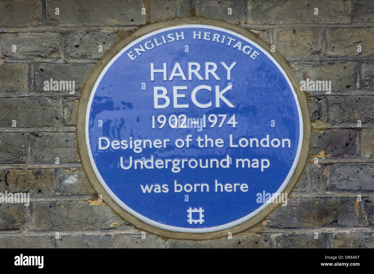 Blaue Plakette von Harry Beck Schöpfer der Londoner U-Bahn Karte, Leyton London England Vereinigtes Königreich UK Stockfoto