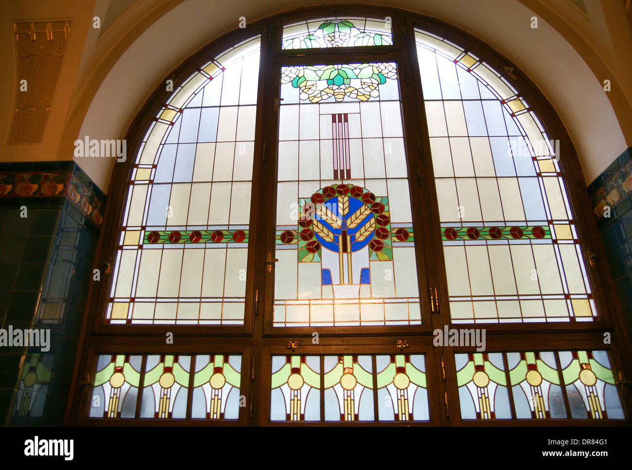 Tschechische Republik. Prag. Gemeindehaus. Designed by Osvald Polivka und Antonin Balsanek. Art Nouveau. Glasmalerei. Stockfoto