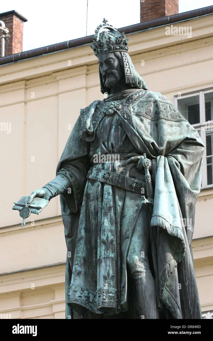 Charles IV, Heiliger römischer Kaiser, geb. Wenzel (1316-1378). König von Böhmen. Statue von Arnost J. Hahnel (1848) Prag. Stockfoto