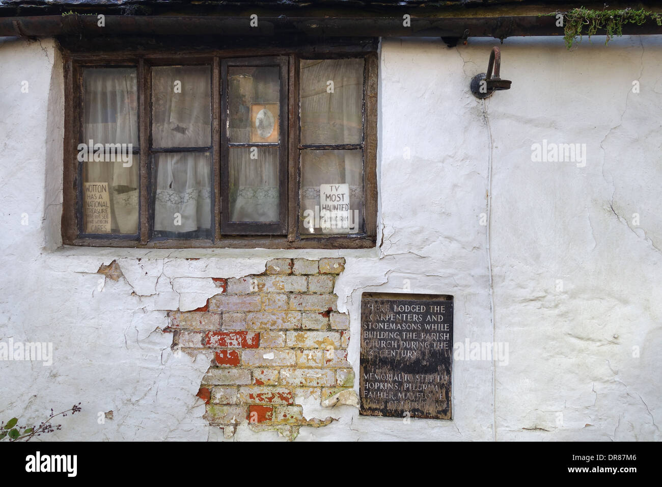 Das Ancient RAM Inn, angeblich das am meisten heimgespuckte Haus in Großbritannien, Wotton Under Edge, Gloucestershire, England, Großbritannien Stockfoto