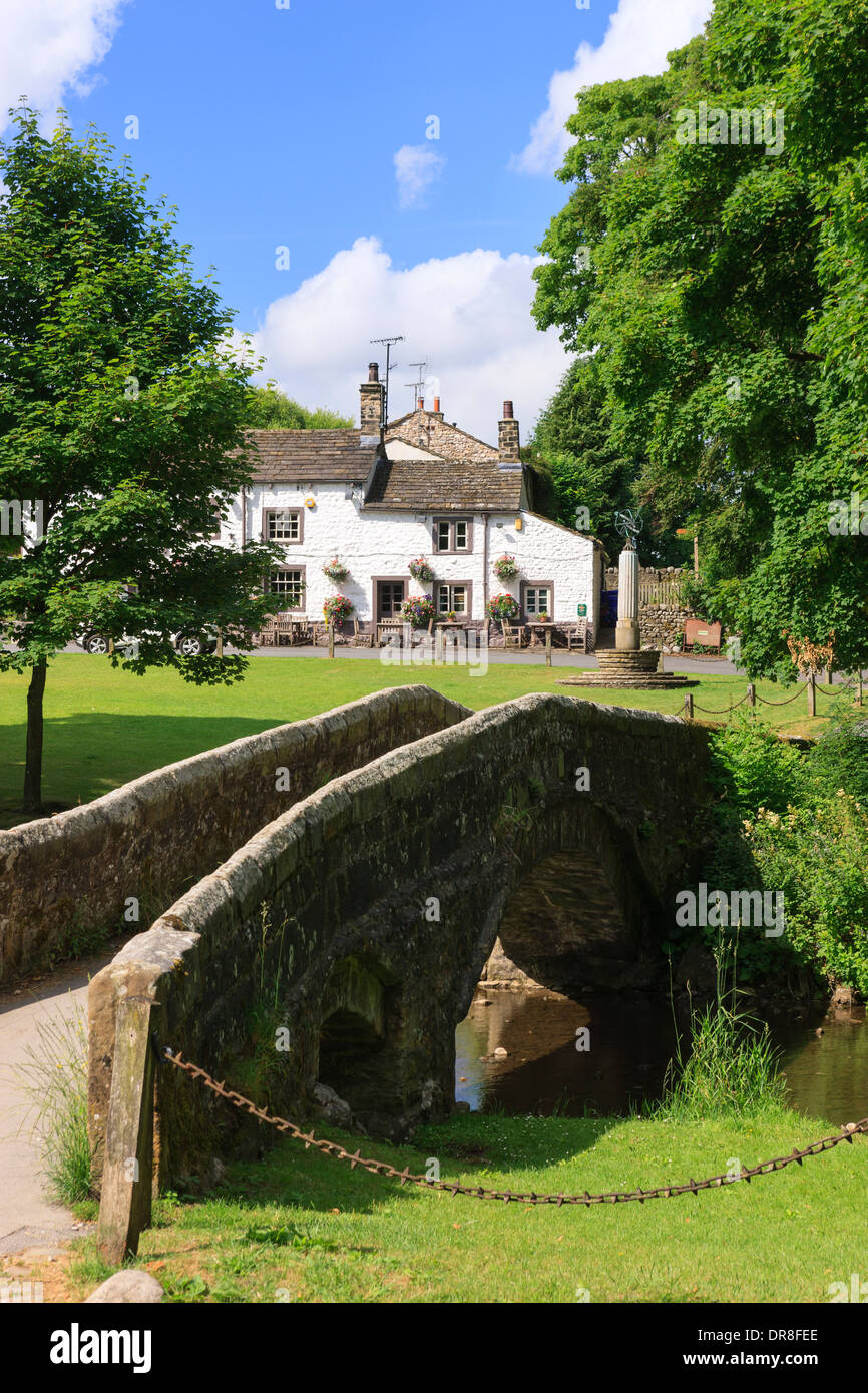 Lastesel Brücke ("kleine Emily") Linton Craven North Yorkshire England Stockfoto