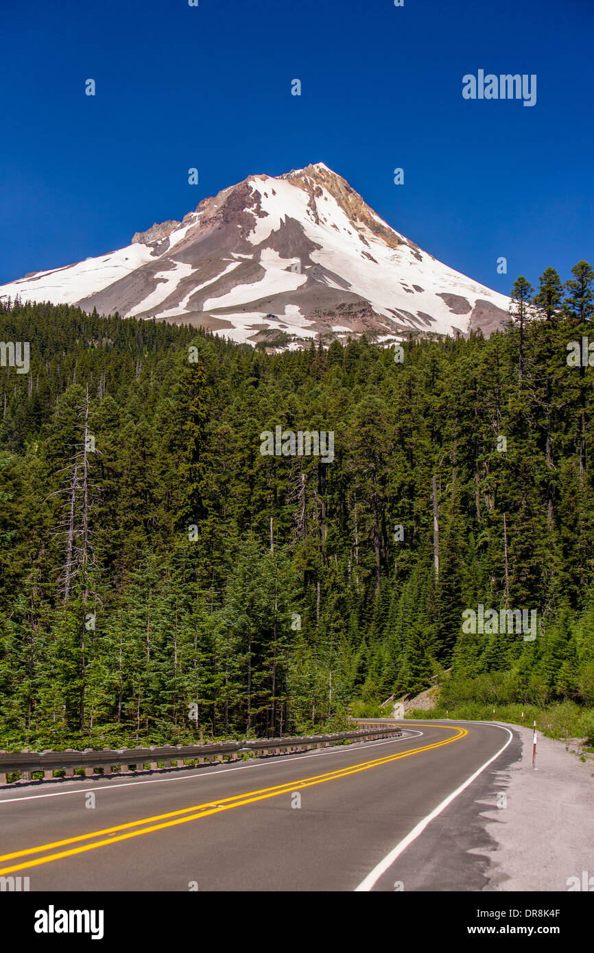 MOUNT HOOD, OREGON, USA - Mount Hood, ein 11.240 Füße Vulkan in der Kaskaden Reichweite und Route 35. Stockfoto