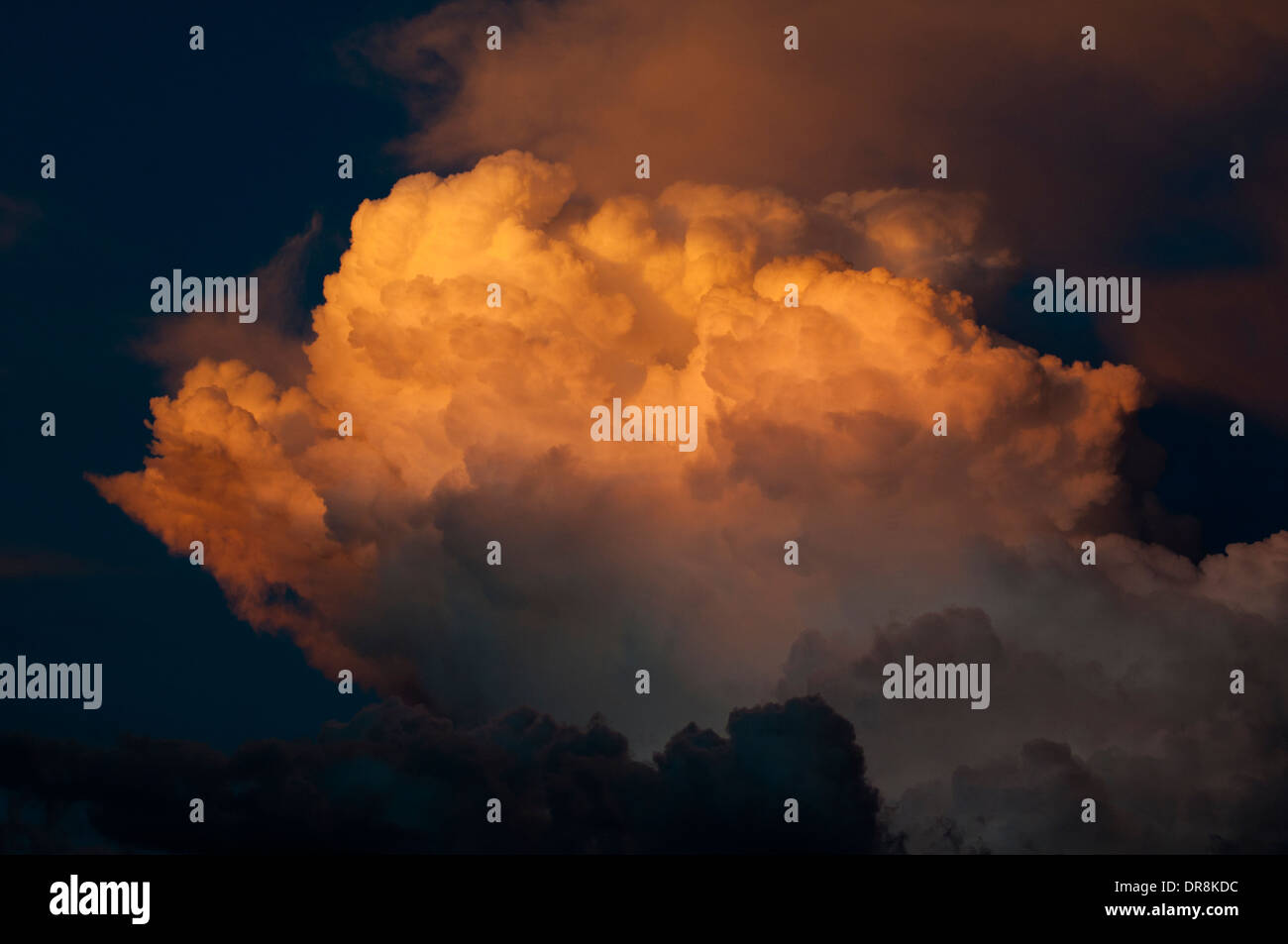 Thunderhead Wolke am Sonnenuntergang über Stanley Becken Idaho Stockfoto