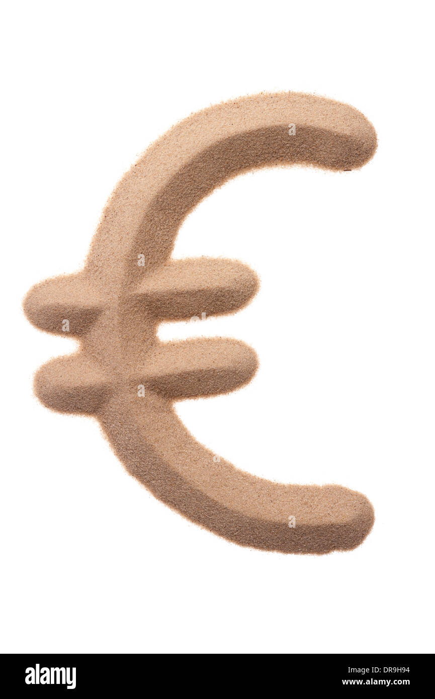 die Euro-Zeichen geformt mit Sand isoliert in weiß Stockfoto