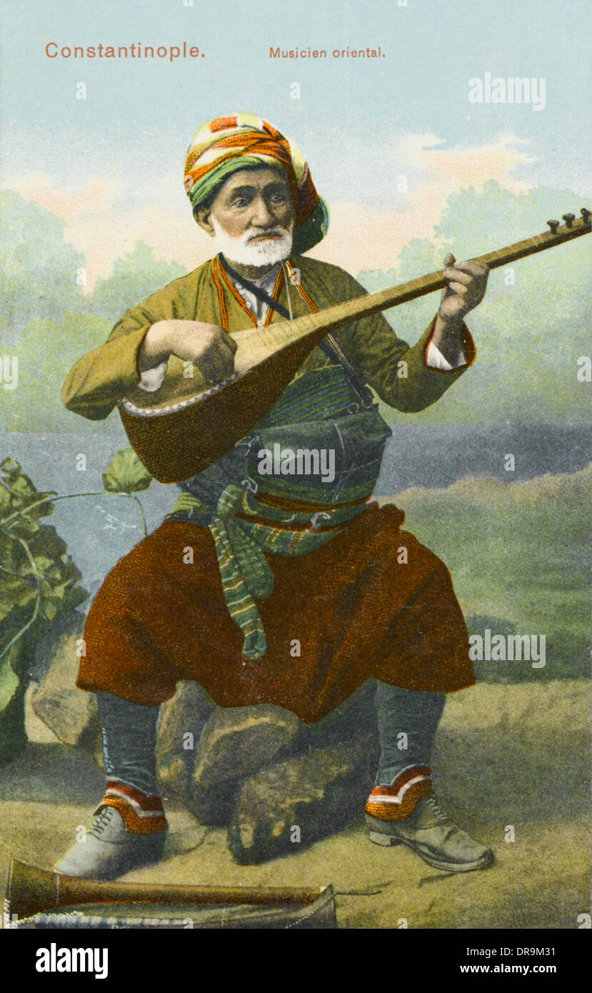 Türkische Musiker spielen traditionelle instrument Stockfoto