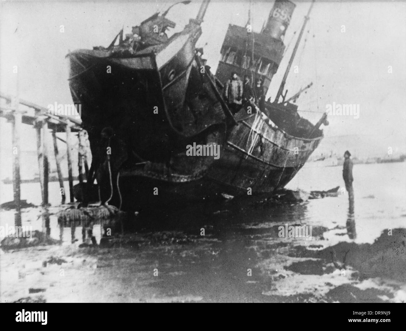Zerstörten Boot von einer Mine getroffen Stockfoto