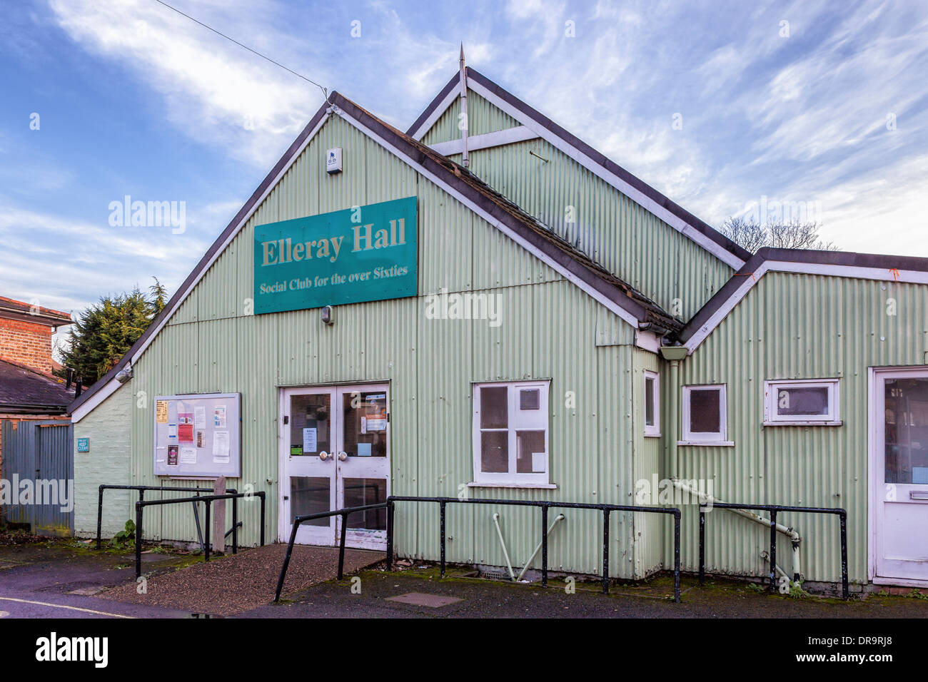 Grüne Gebäude, Elleray Hall, Sozialzentrum für die über Wellblech sechziger Jahre bei Teddington, Greater London, UK Stockfoto