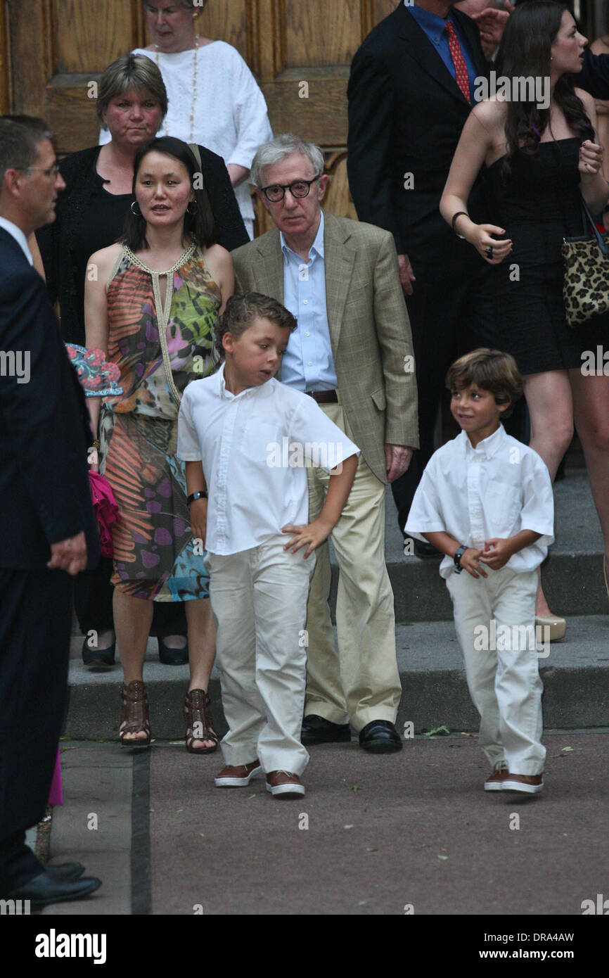 Woody Allen und SoonYi verlassen die Hochzeit von Alec Baldwin statt