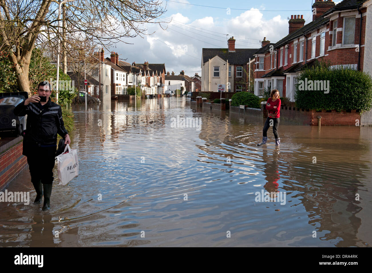 Überschwemmungen in Tonbridge, Kent, UK, verursacht durch den Fluss Medway überfüllt Stockfoto