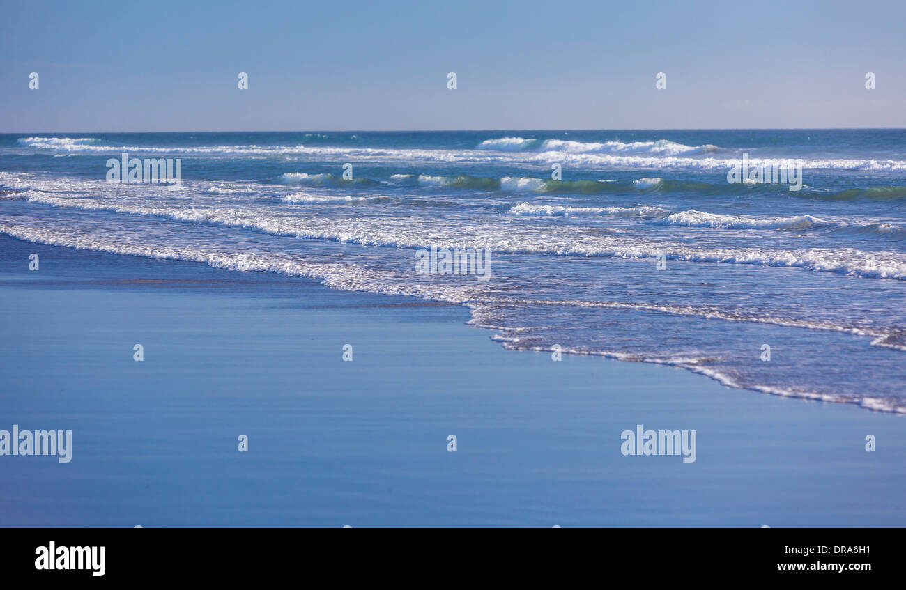 MANZANITA, OREGON, USA - Strand und Surfen an der Küste von Oregon. Stockfoto