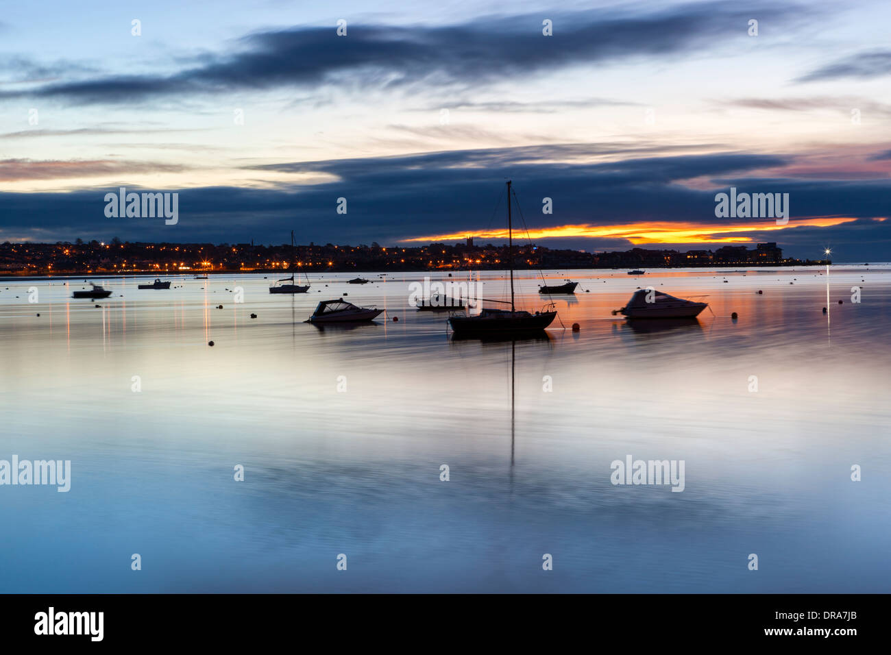 Blick auf Fluß Exe in Richtung Exmouth aus Starcross, Devon, England, Vereinigtes Königreich, Europa. Stockfoto