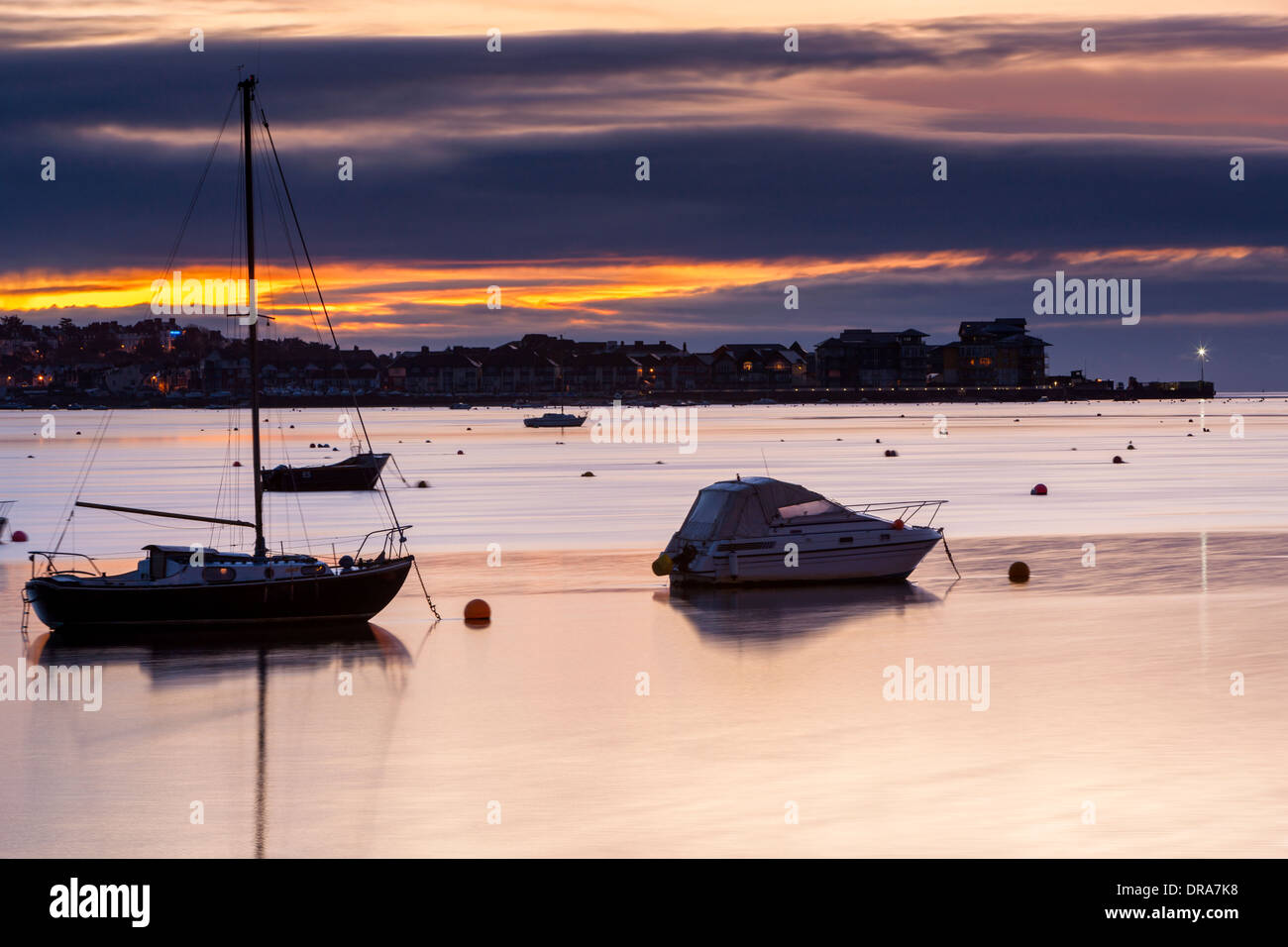 Blick auf Fluß Exe in Richtung Exmouth aus Starcross, Devon, England, Vereinigtes Königreich, Europa. Stockfoto