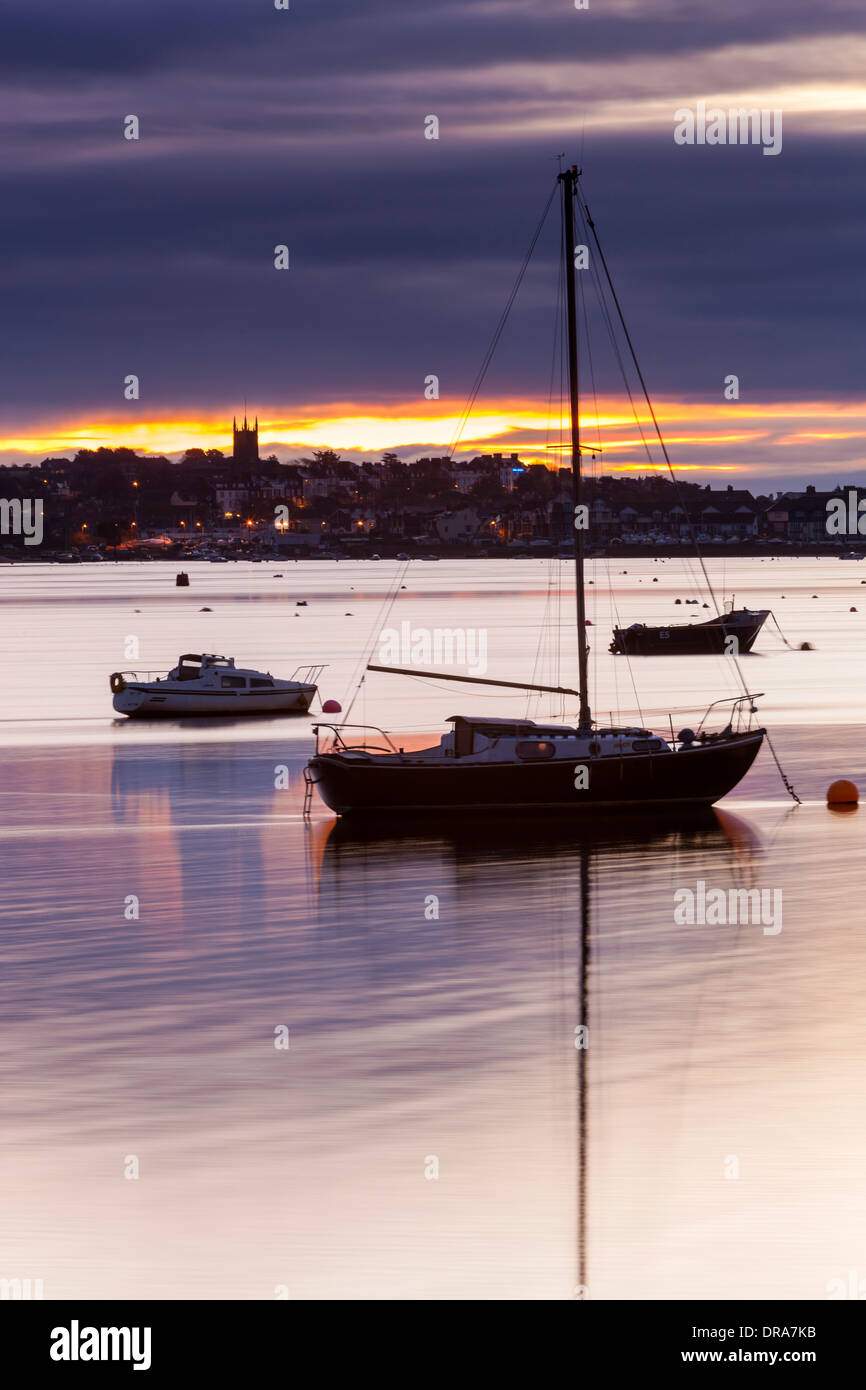 Blick auf Fluß Exe in Richtung Exmouth aus Starcross, Devon, England, Vereinigtes Königreich, Europa. Stockfoto