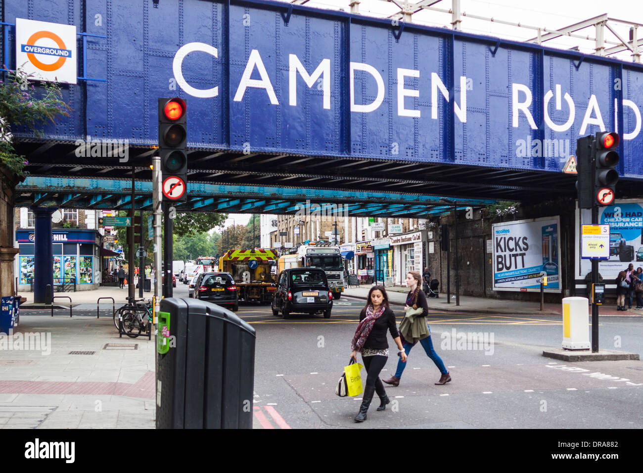 Eisenbahnbrücke Camden Road - London Stockfoto