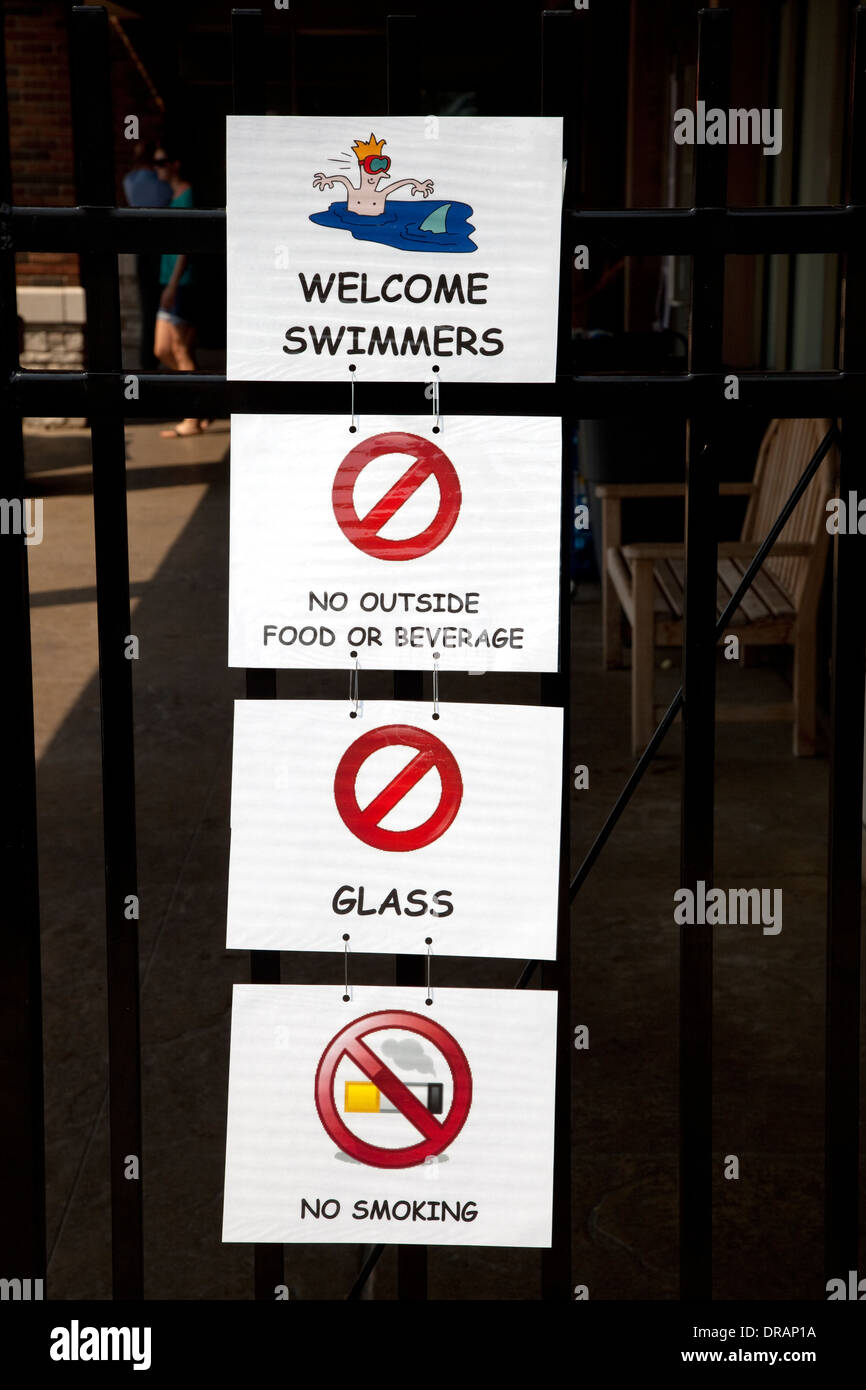 Schwimmbad-Warnzeichen: kein Essen, kein Glas, kein Rauchen. St Paul Minnesota MN USA Stockfoto