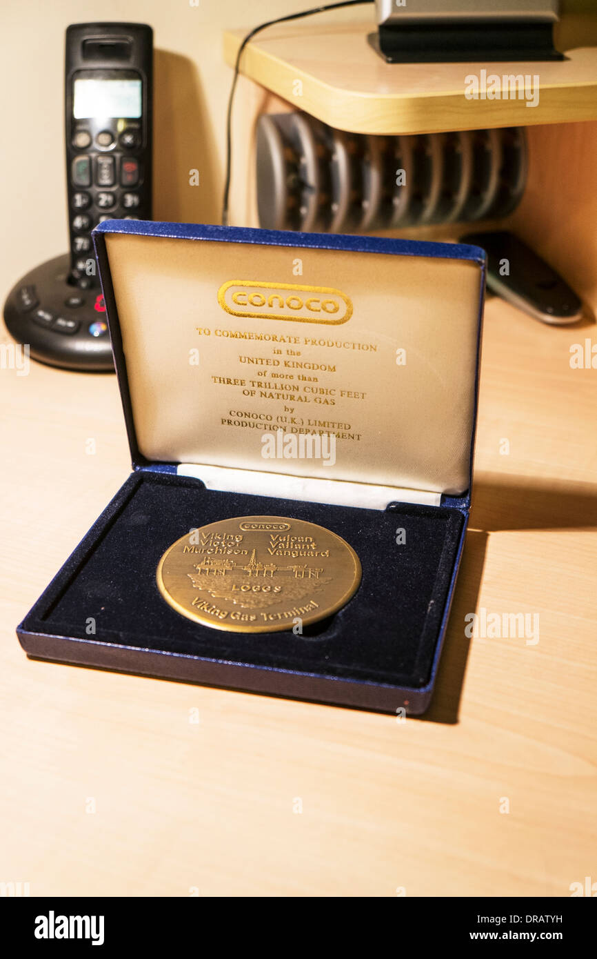 Conoco Kraftstoff Gedenkmünze zum Gedenken an Produktion im Königreich von 3 Billionen Kubikfuß Erdgas Stockfoto