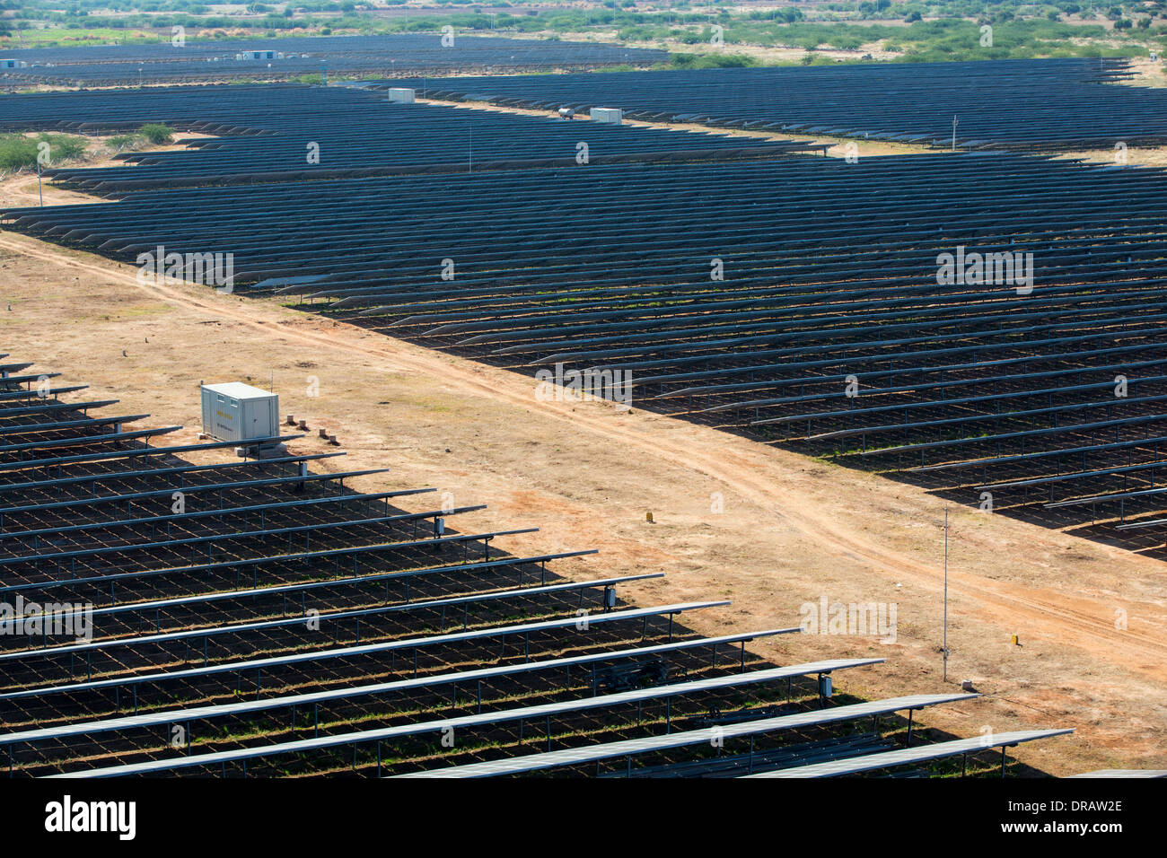 Asiens größte solar Popwer Bahnhof, der Gujarat-Solarpark in Gujarat, Indien. Es hat eine installierte Leistung von 1000 MW Stockfoto