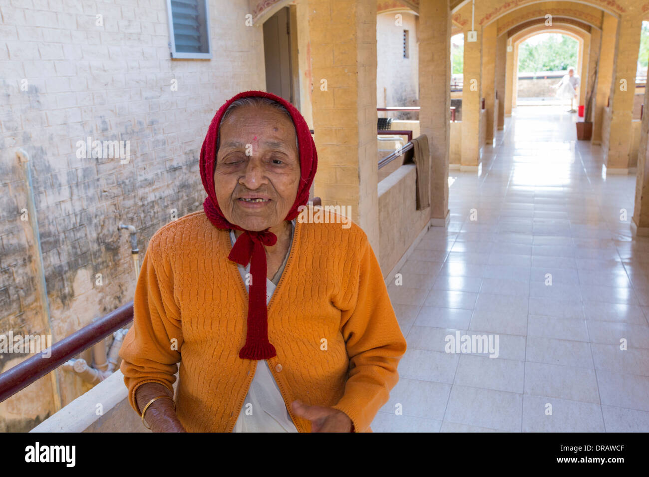 Ein altes Haus der Leute in den Muni Seva Ashram, Bilgoraj, Indien. Stockfoto