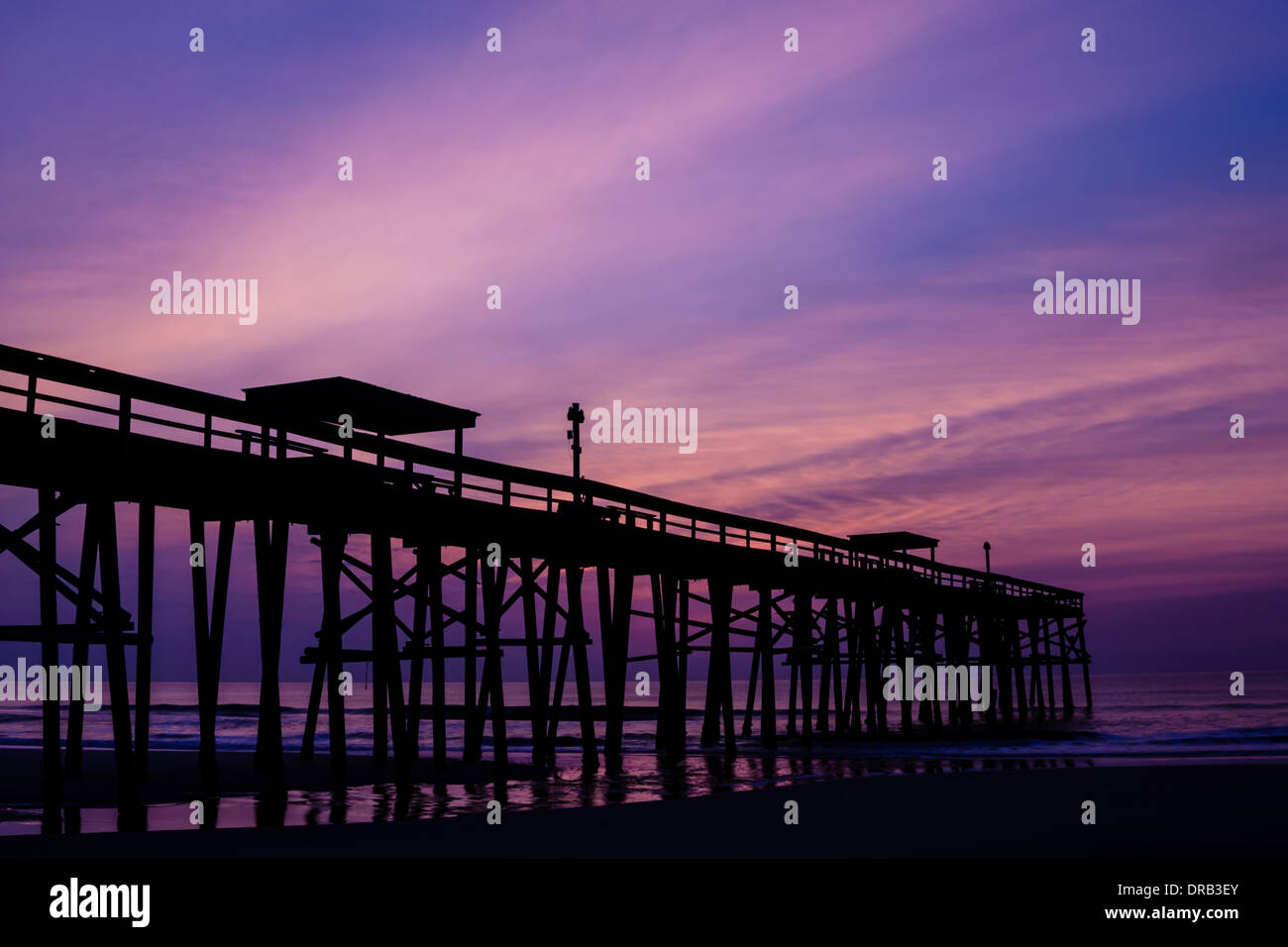 Fernandina Beach Angelpier bei Sonnenaufgang auf Amelia Island, Florida. Stockfoto