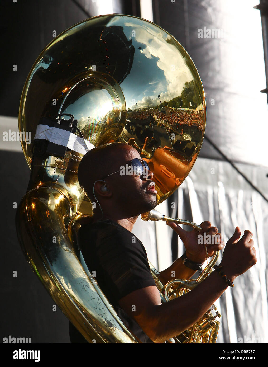 Tuba Gooding, Jr." Damon Bryson von The Roots, die Durchführung, die live  im Erykah Badus "New Amerykah Tour" Radio City Stockfotografie - Alamy