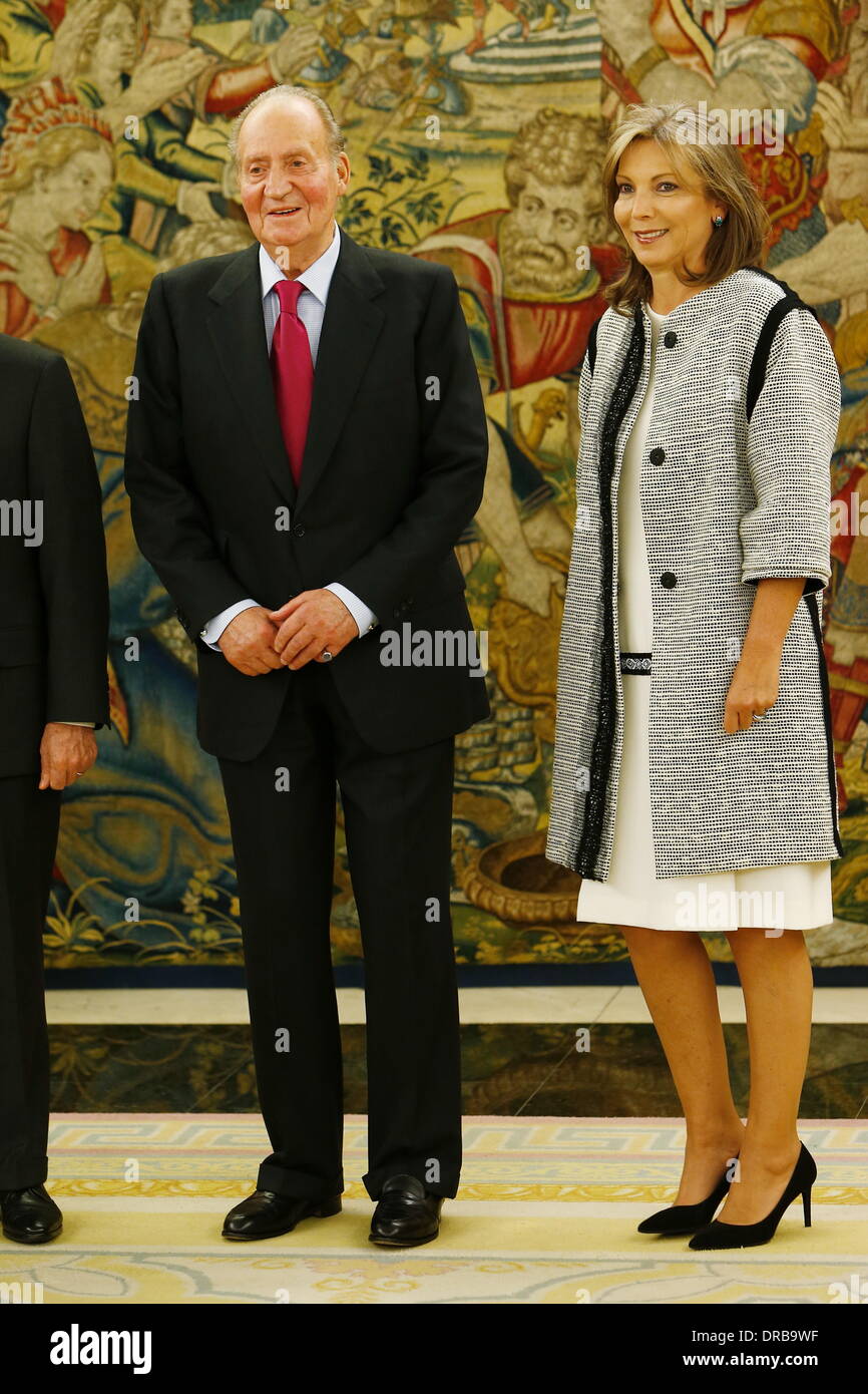 Spains king juan carlos and queen sofia -Fotos und -Bildmaterial in ...