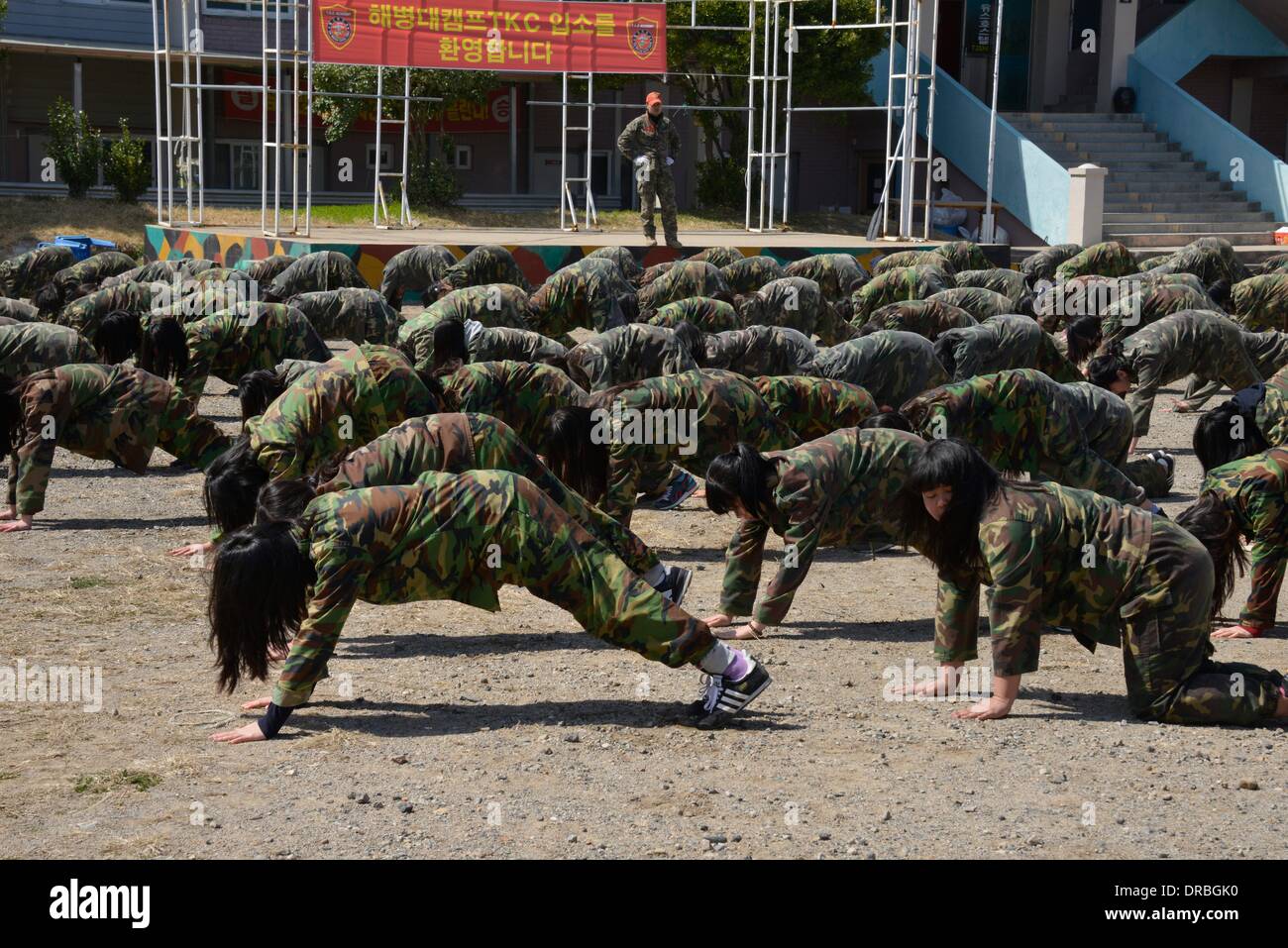 paramilitary-education-fotos-und-bildmaterial-in-hoher-aufl-sung-alamy