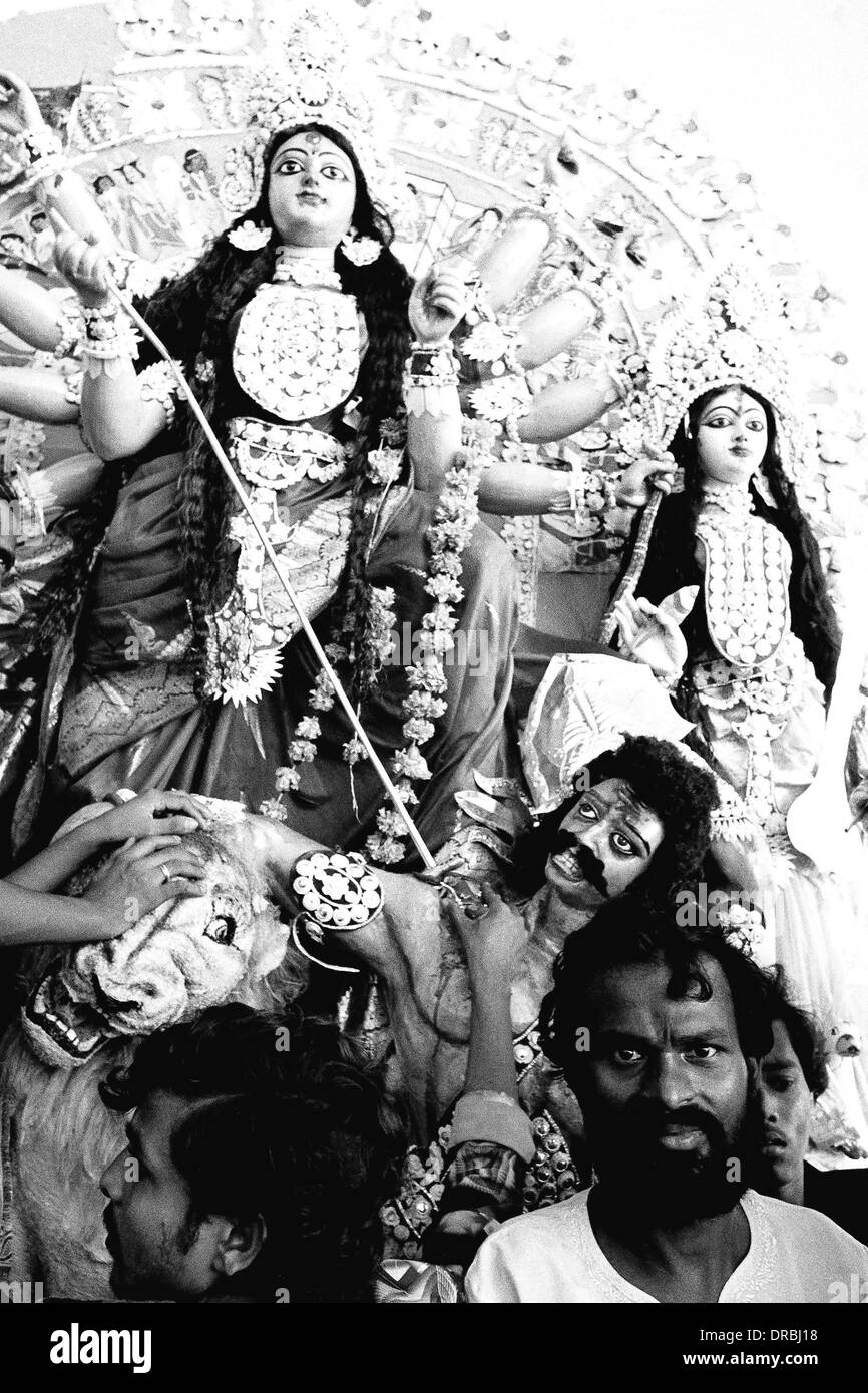 Durga Puja Festival Hände und Gesicht, Mumbai, Maharashtra, Indien, 1983 Stockfoto