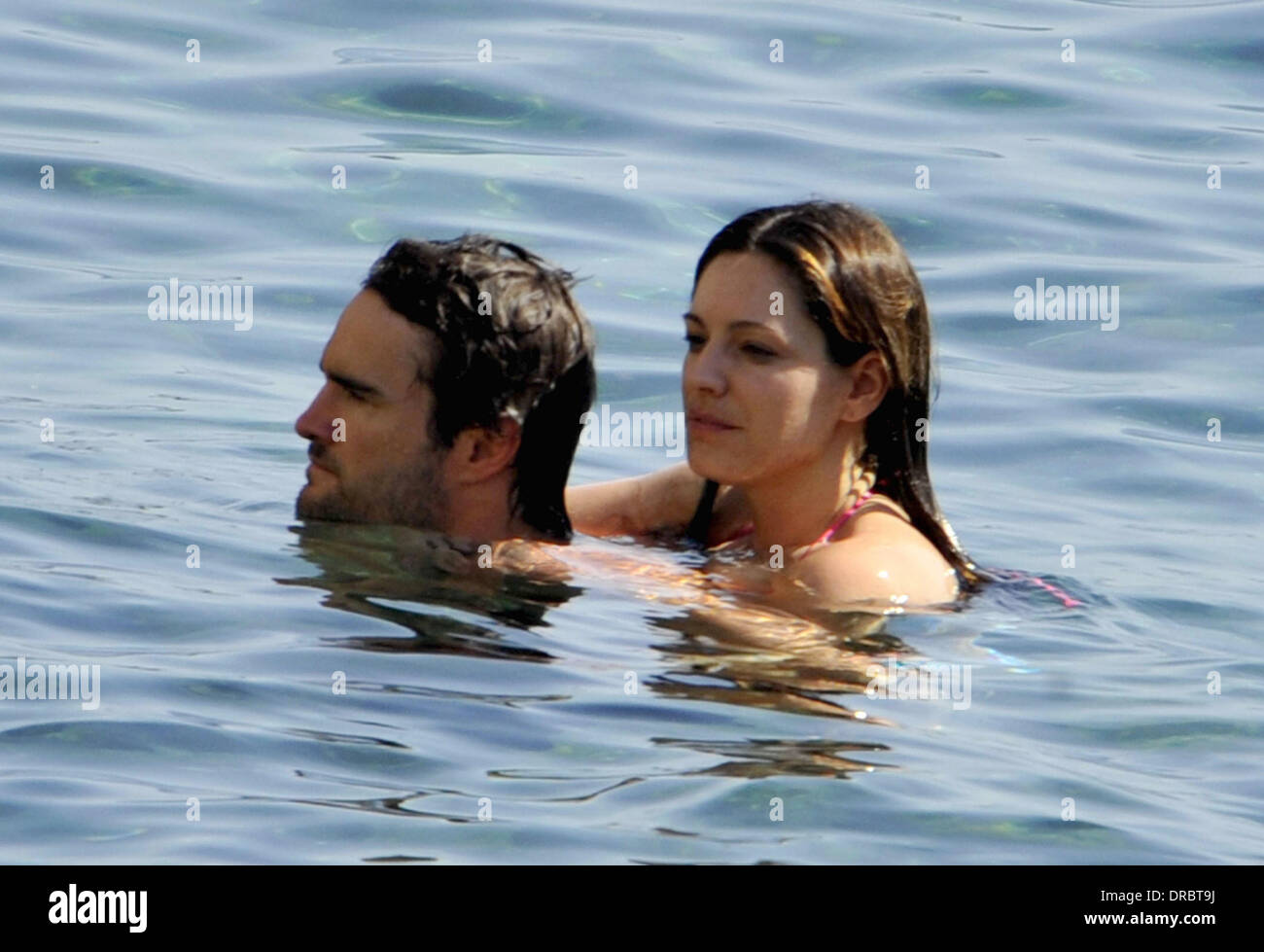 Kelly Brook und Thom Evans verbringen Zeit zusammen Baden auf Ischia Insel Ischia, Italien - 12.07.12 Stockfoto