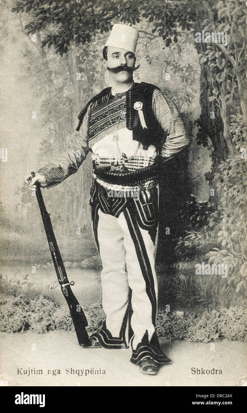 Typische albanische Soldaten von Shkoder Stockfoto